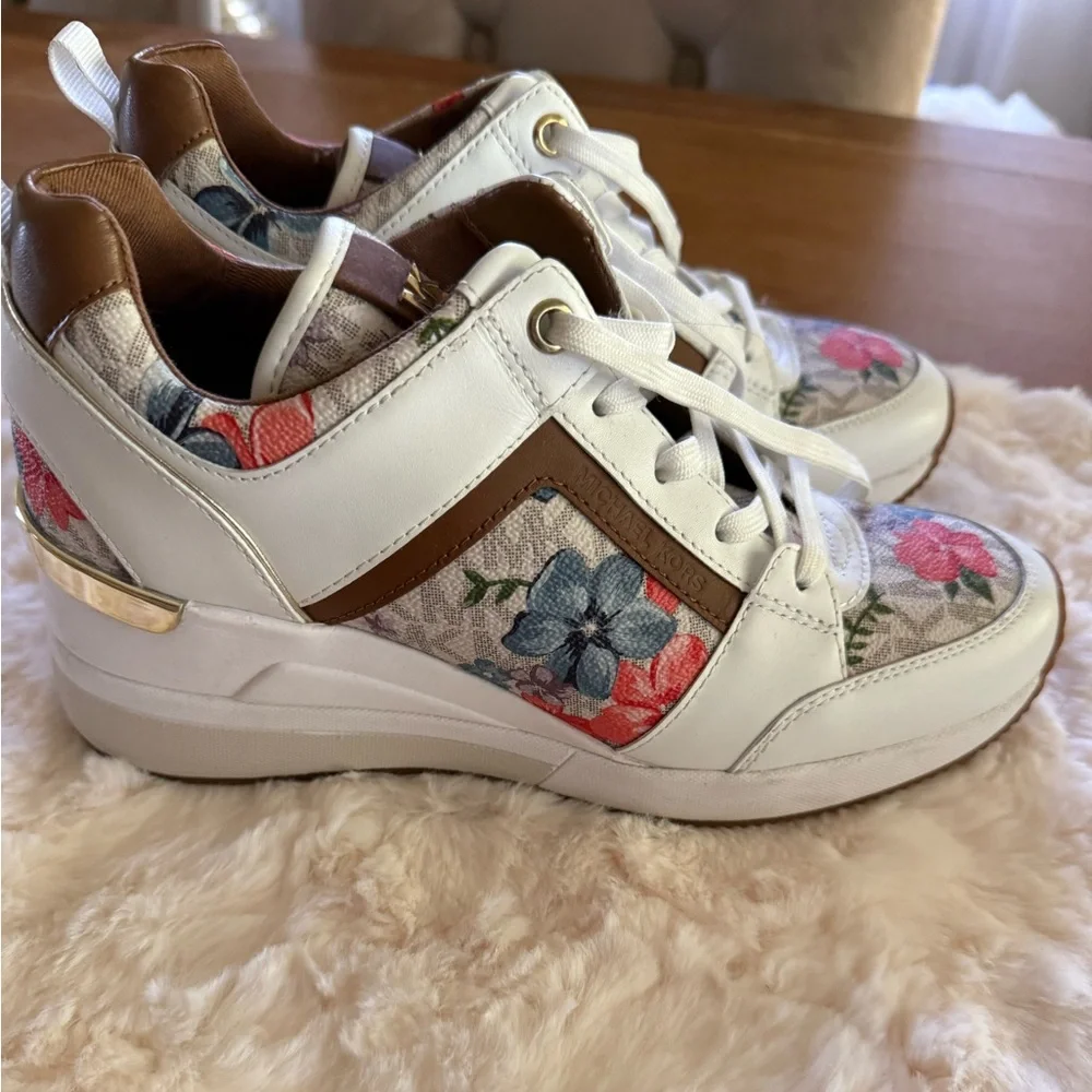 Michael Kors Floral White Sneakers - Picture 2 of 4